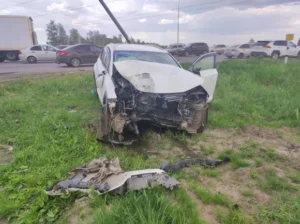 Под Тамбовом Lexus выехал на встречную полосу и столкнулся с Lada Vesta