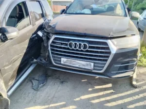 В посёлке Строитель Audi столкнулась с Renault во время обгона