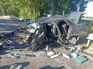 Chevrolet выехал на встречную полосу и столкнулся с ВАЗом под Тамбовом, 1 человек погиб