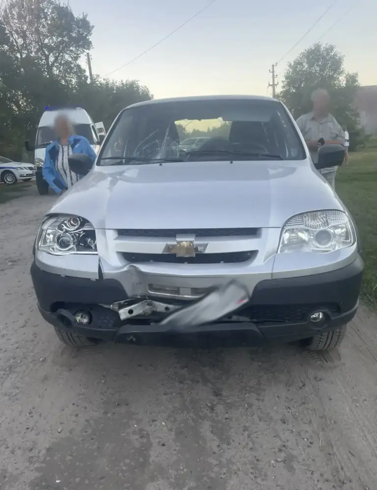 В селе Чащино Chevrolet Niva столкнулась с подростком на мотоцикле